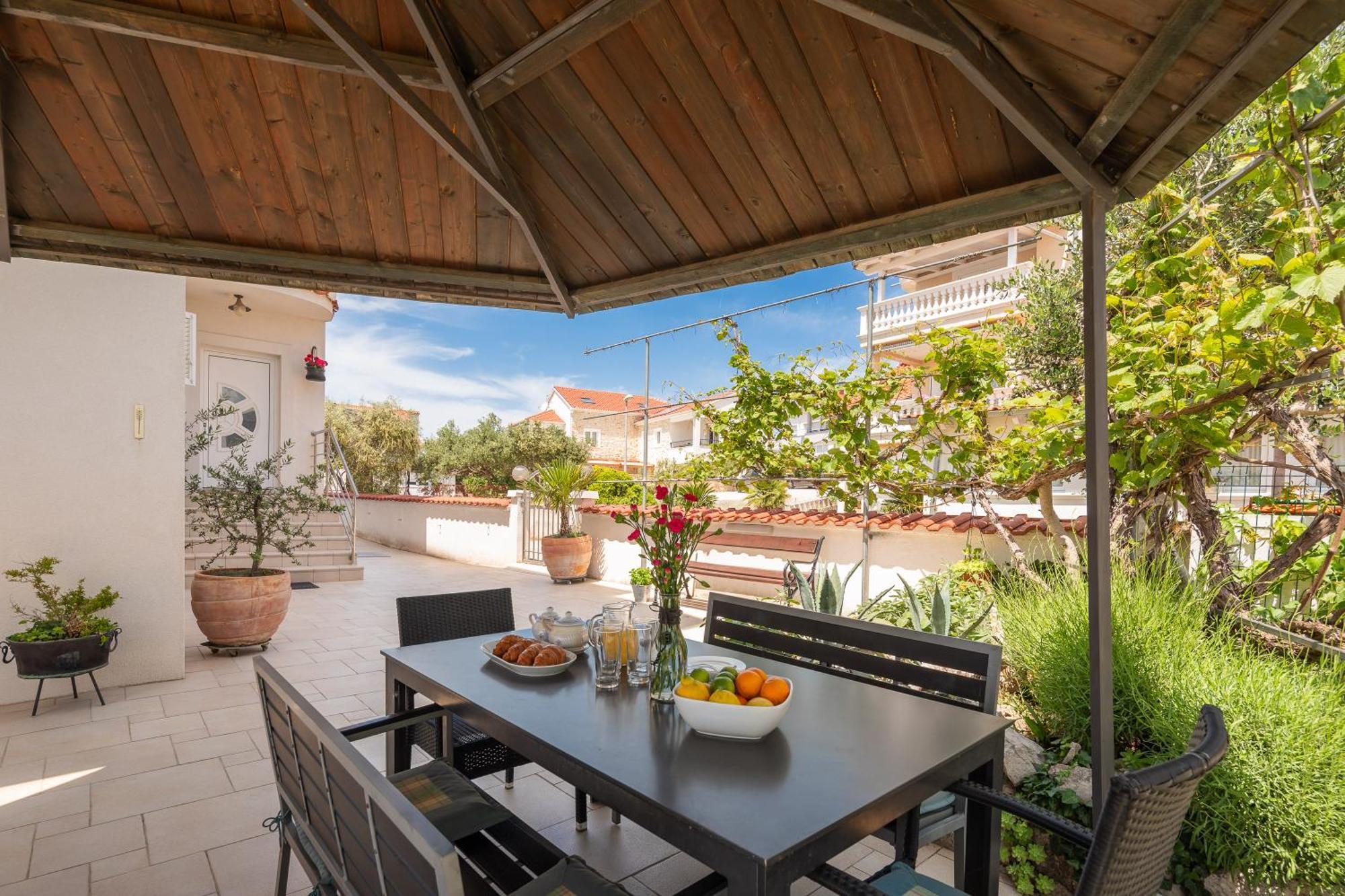 Sea View Apartments Tihi II Vodice Esterno foto