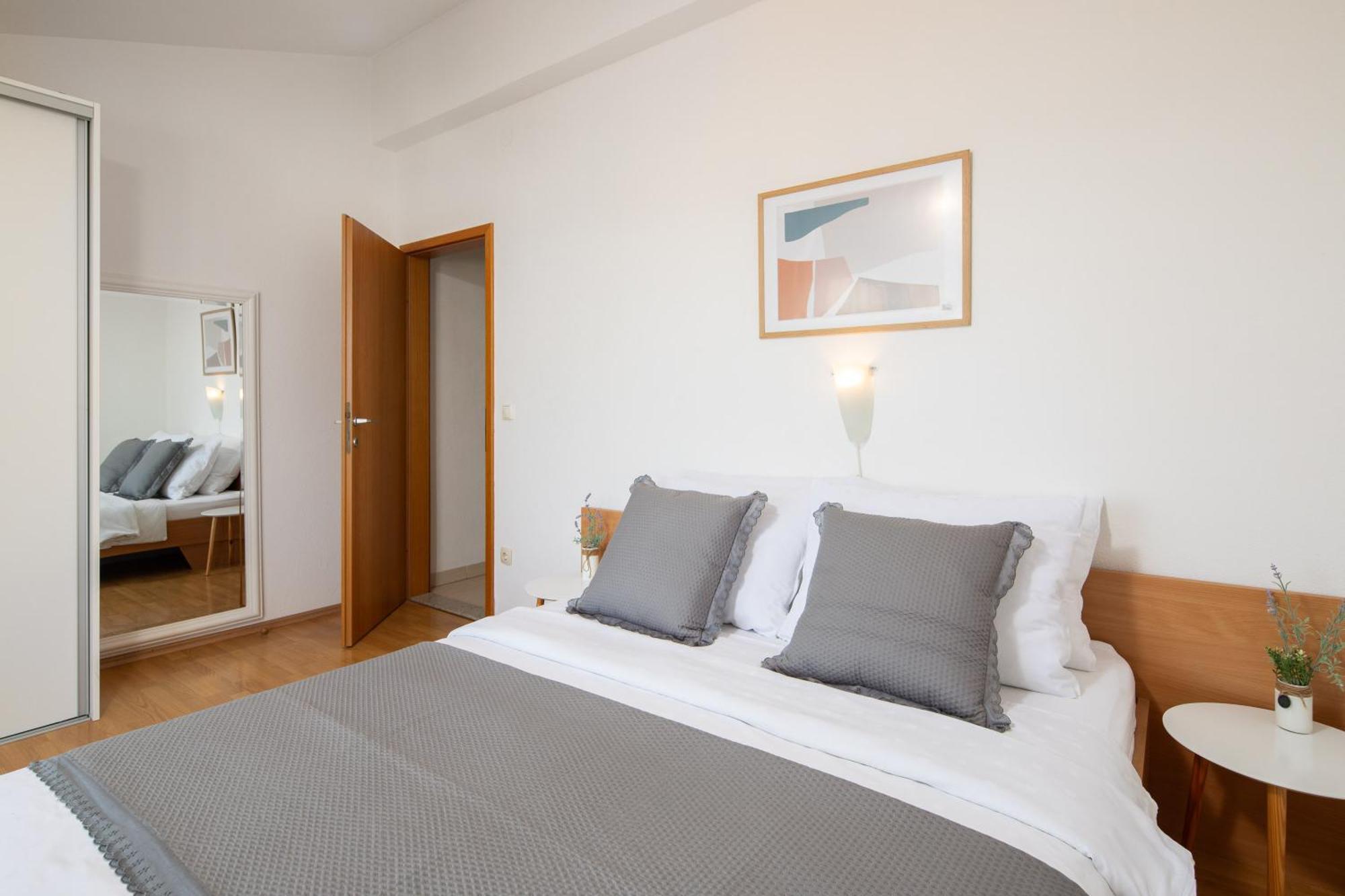 Sea View Apartments Tihi II Vodice Esterno foto