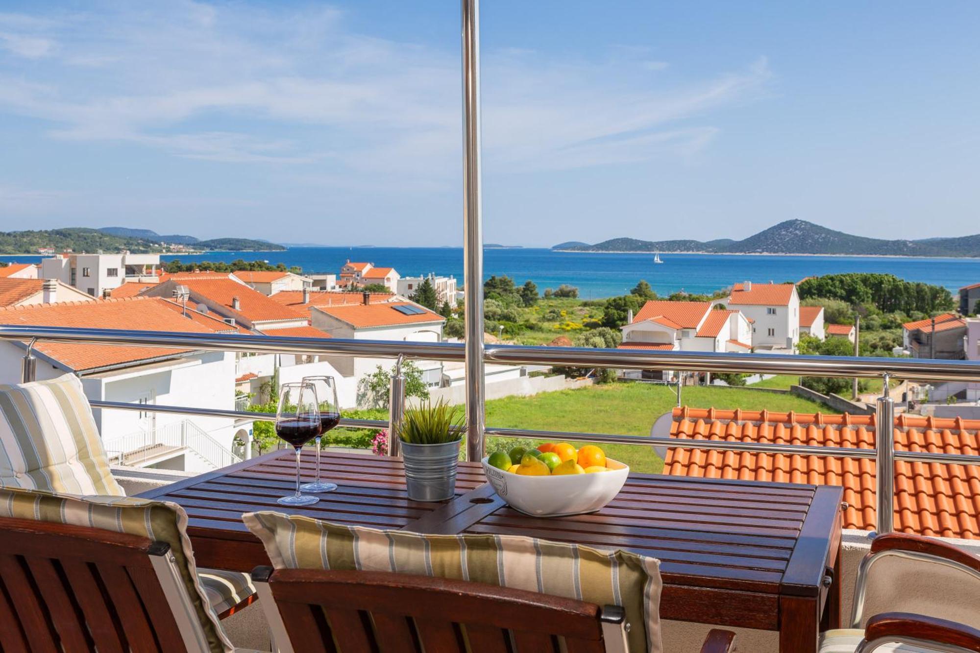 Sea View Apartments Tihi II Vodice Esterno foto
